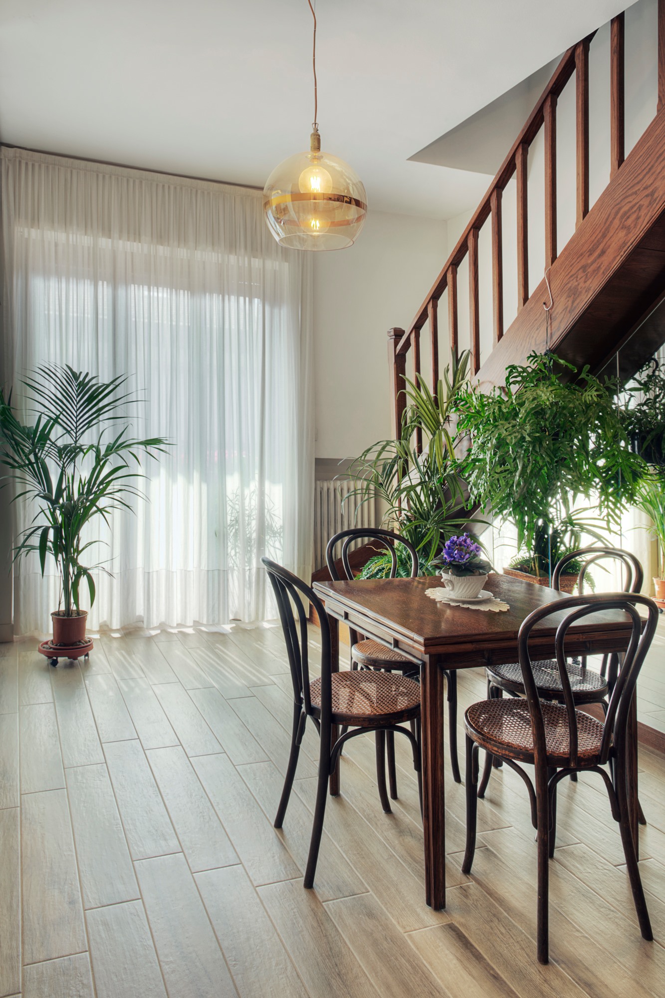 复古 70 年代家具翻新，打造独特公寓空间-5