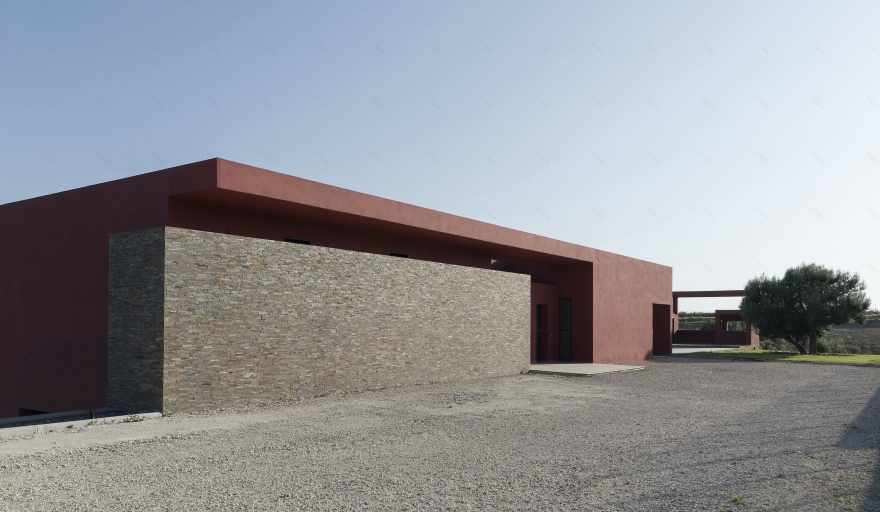 罗马北部田园别墅 | 红屋游泳池的现代建筑设计-5