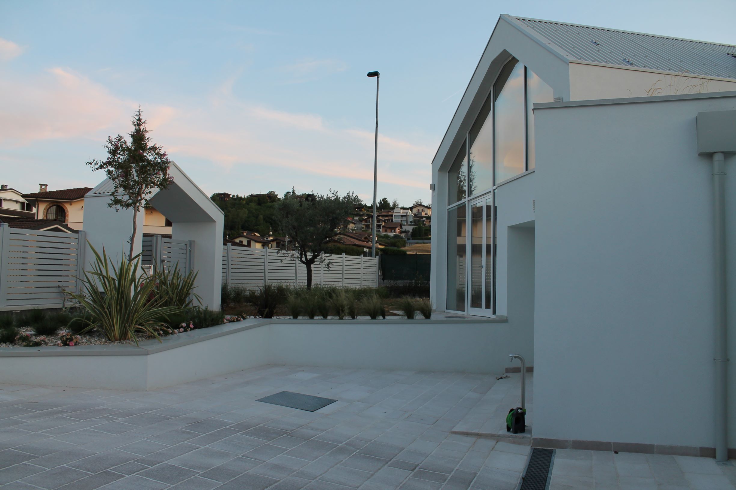 绿意盎然的光伏家园 · 意大利环保节能住宅-23