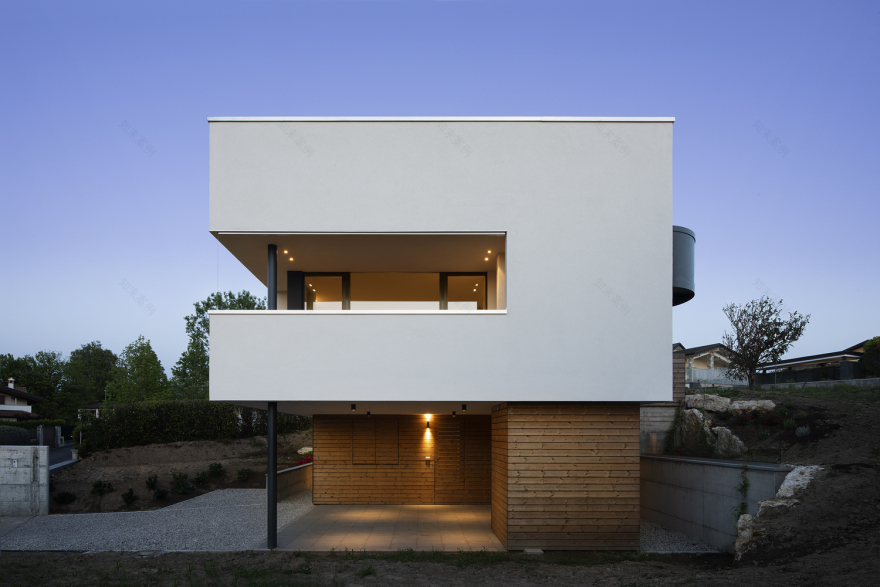 意大利环保别墅 CASA BG,和谐融入自然景观-11