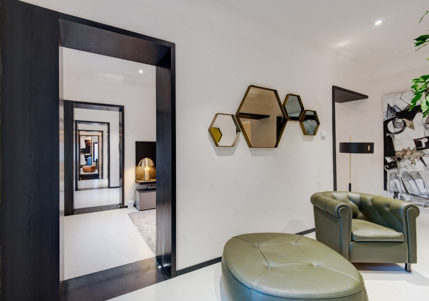 波尔特罗纳·弗劳展厅-31