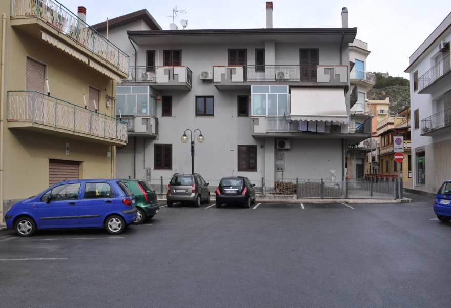 意式简约别墅改造,焕发新生-1