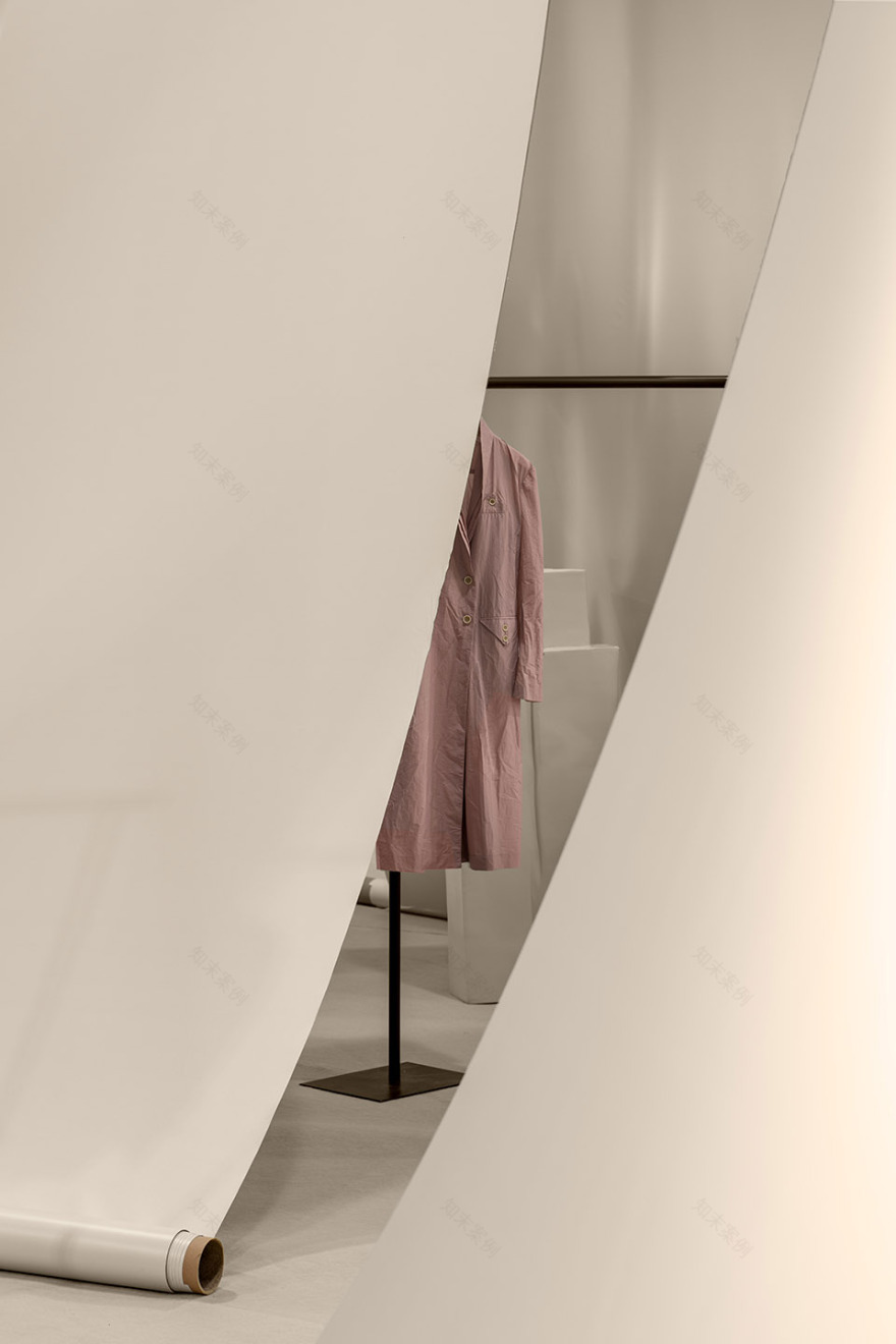 上海时装周HCH展馆沉浸式布料迷宫空间设计丨中国上海丨F.O.G.建筑事务所-33