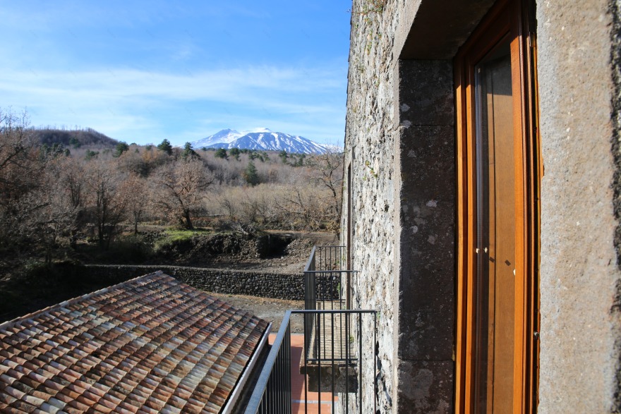 废弃酒庄重焕新生 · Etna 公园中的探险基地-13