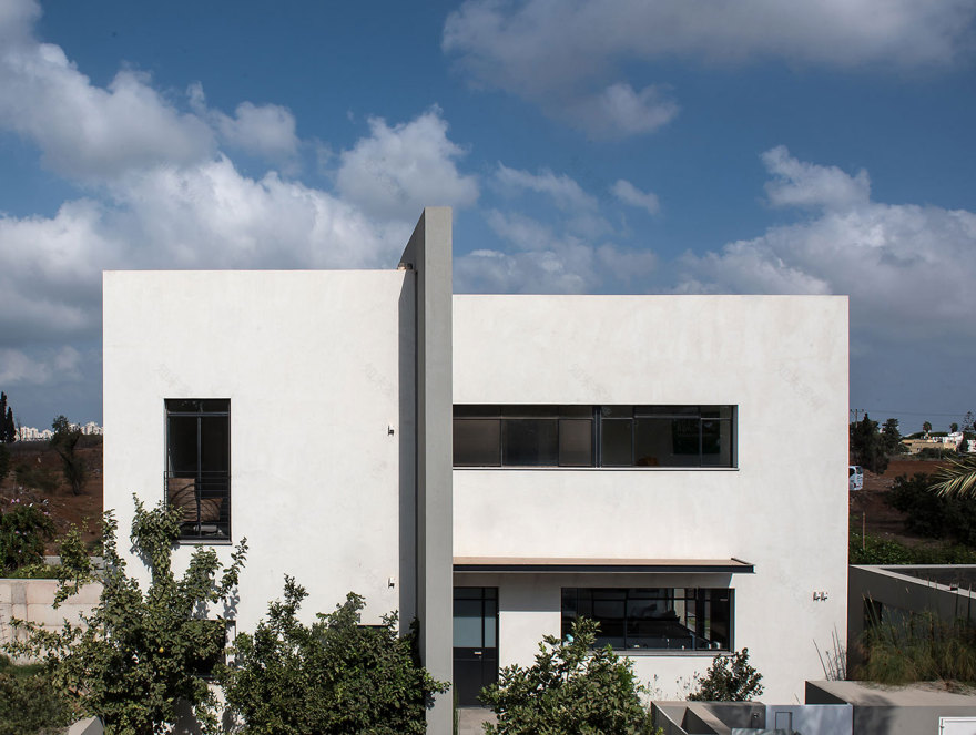 特拉维夫双家庭别墅 | 铝制框架与自然光的巧妙融合-8