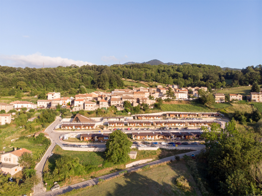 震后重生 · 意大利多功能中心融入山景-14