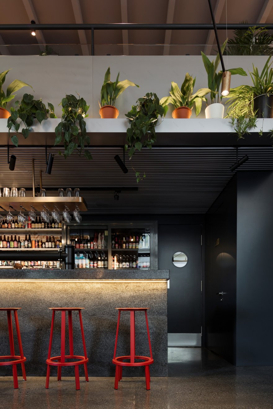 莫斯科世纪老宅的现代酒吧设计(Tyler,the bar)-5