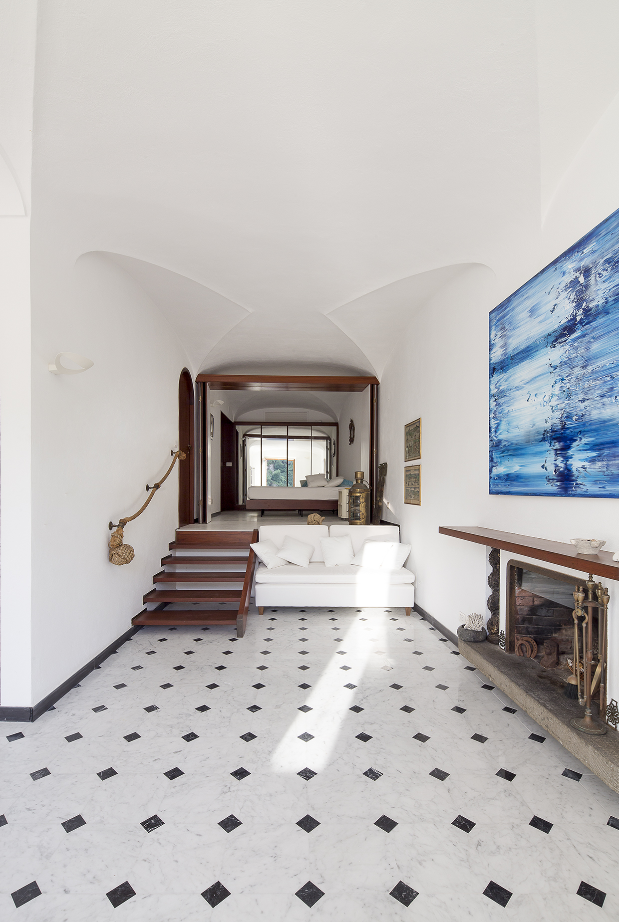 意大利公寓 Casa GAS 以木质隐匿面板打造多功能空间-5