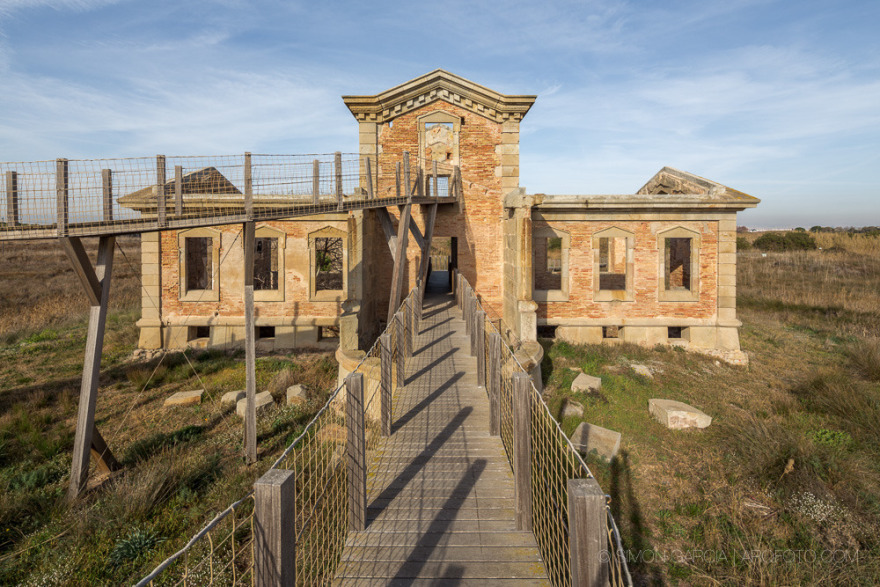 浪漫废墟变身观鸟台——'El Semáforo'别墅改造-19