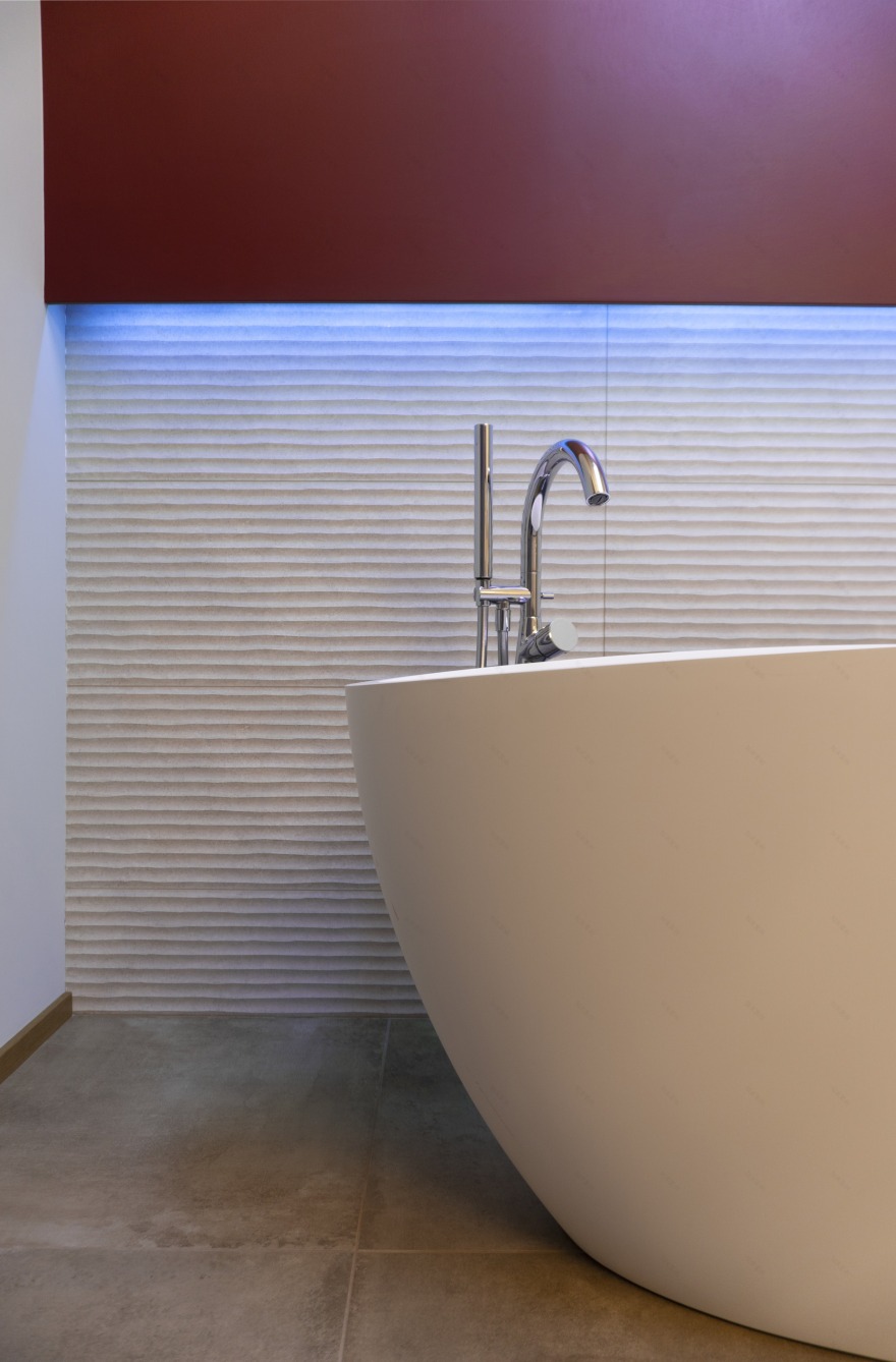 乡村旧屋翻新,金属屏风打造舒适居住环境-13