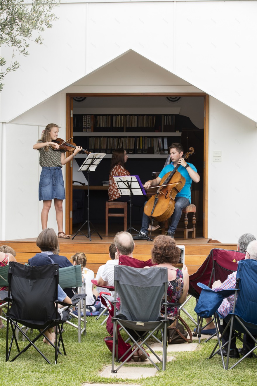 澳大利亚 Newcastle 音乐教学室 | 公共建筑与后院的完美融合-15