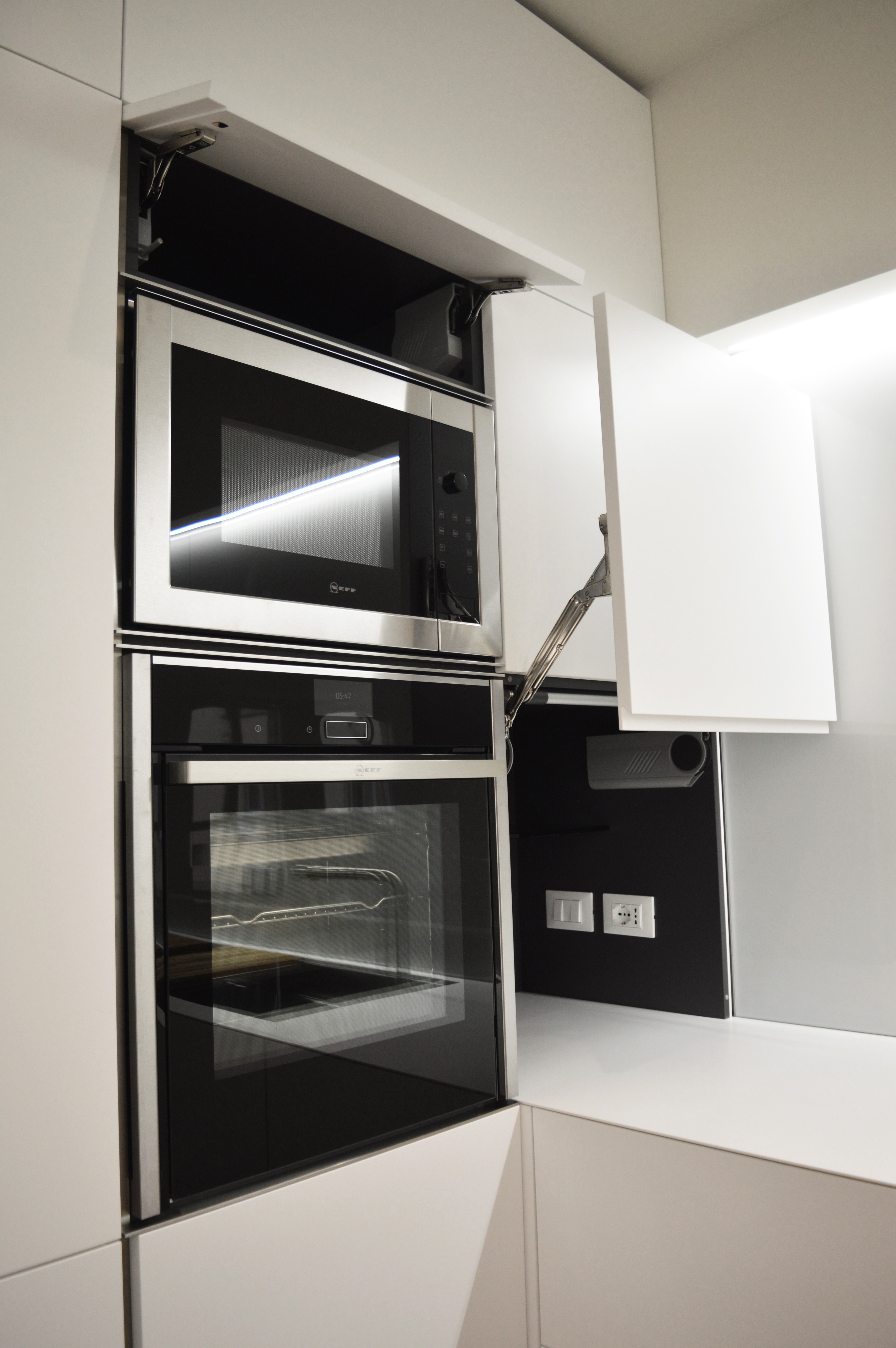 Progettazione e realizzazione di arredi a misura per un'abitazione a Bologna. Collaborazione con Babato1934 srl.-5