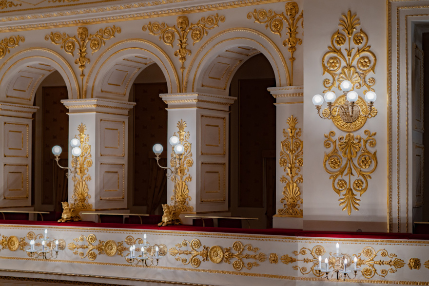 重塑辉煌,Rimini 剧院华美灯光重生-11