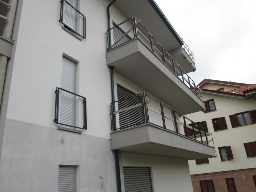 意大利 Bernareggio 三层公寓建筑-5