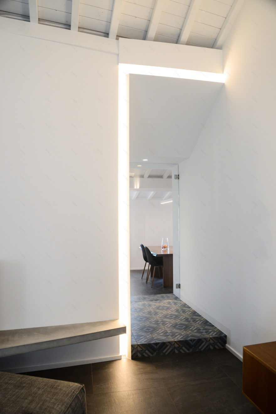 意大利古老住宅的现代改造-8