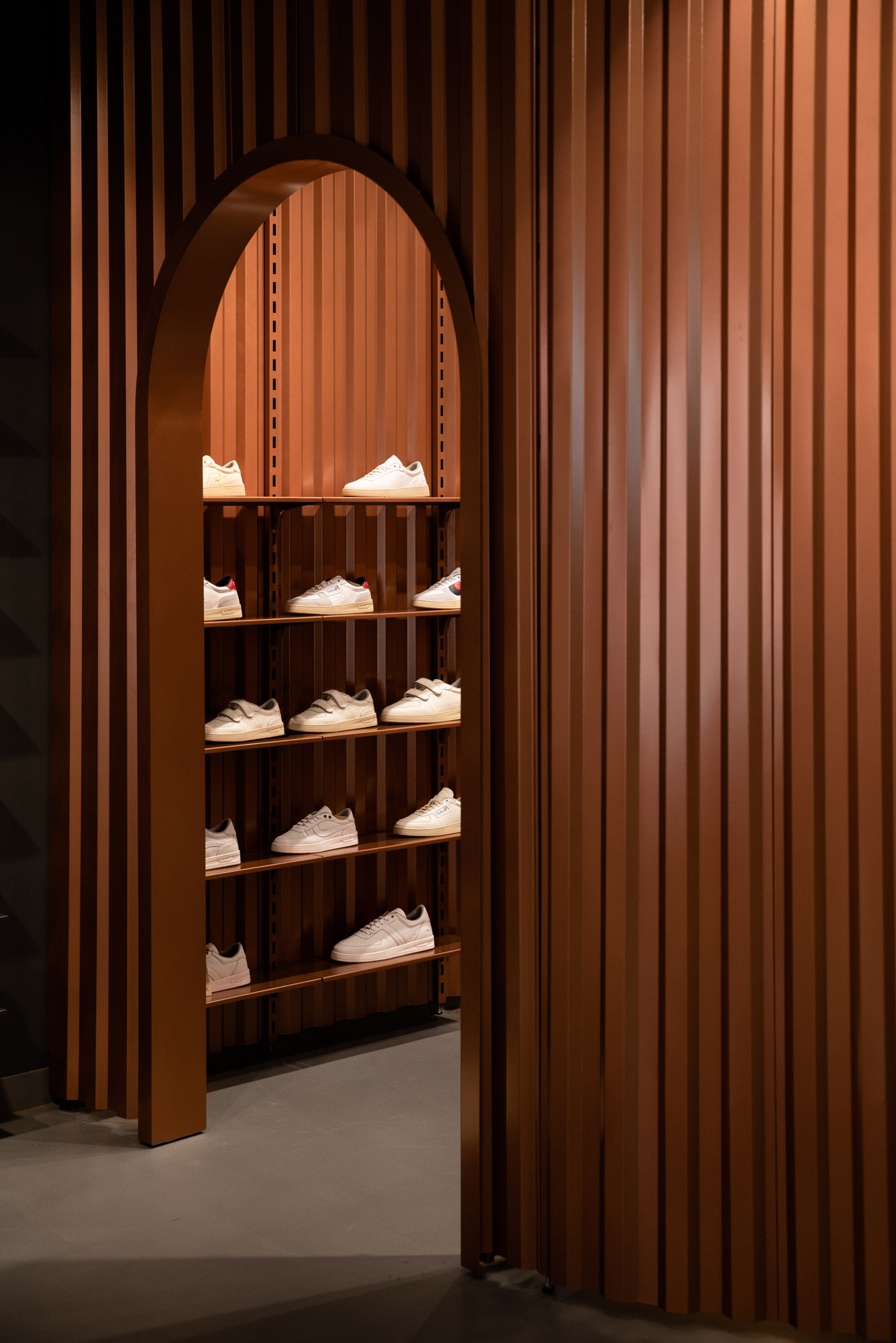 Run Colors EC Powiśle 鞋店设计丨波兰华沙丨mode:lina™ 团队-8