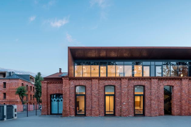 考纳斯的玛莎皇后学校丨女王玛莎在考纳斯的学校