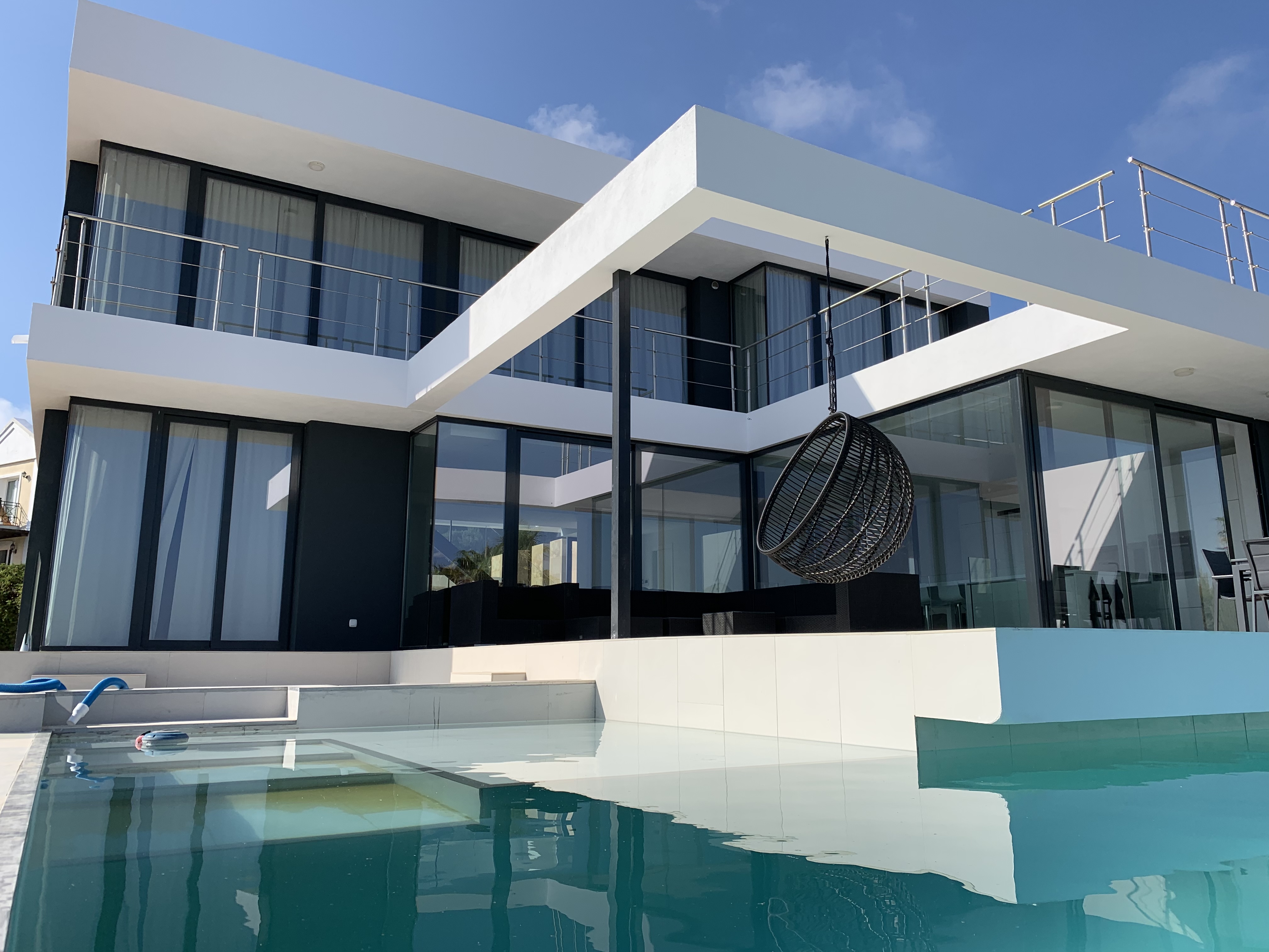 地中海风情别墅设计，尽享海景与私密空间-5