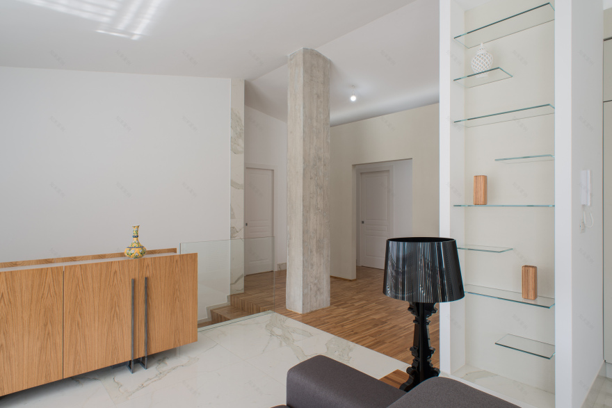 意外的别墅翻新,打造独特家庭住宅-11