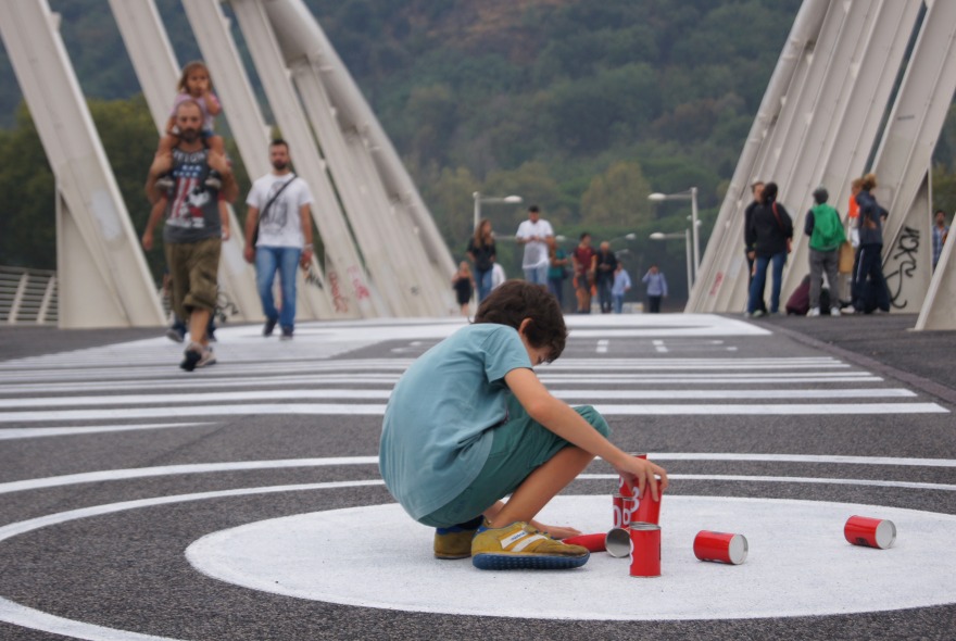 白色桥梁公共艺术装置(Di Ponte in Bianco)-4