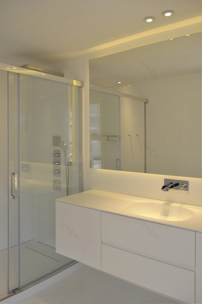 简约而温馨的 200 平米高尔夫景观顶层公寓设计-11