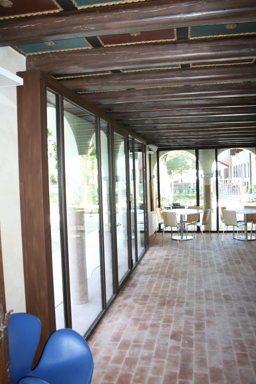 意大利古宅变身现代图书馆-9