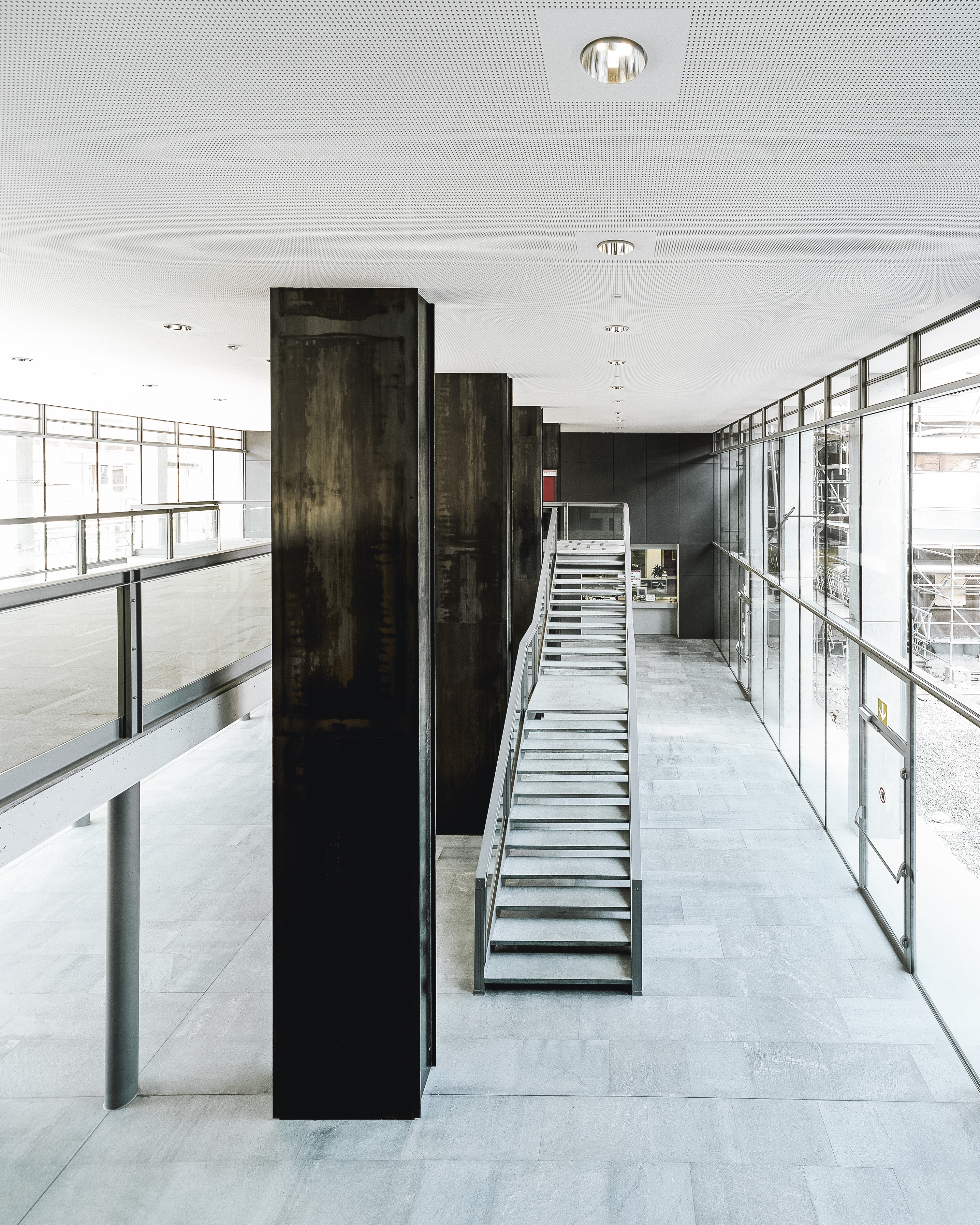 意大利 Bressanone 医院的“十”字形改造-6