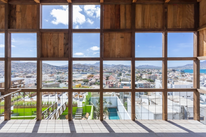 Cape Verde 岛上的生态酒店 - 融入本土元素的环保设计-38