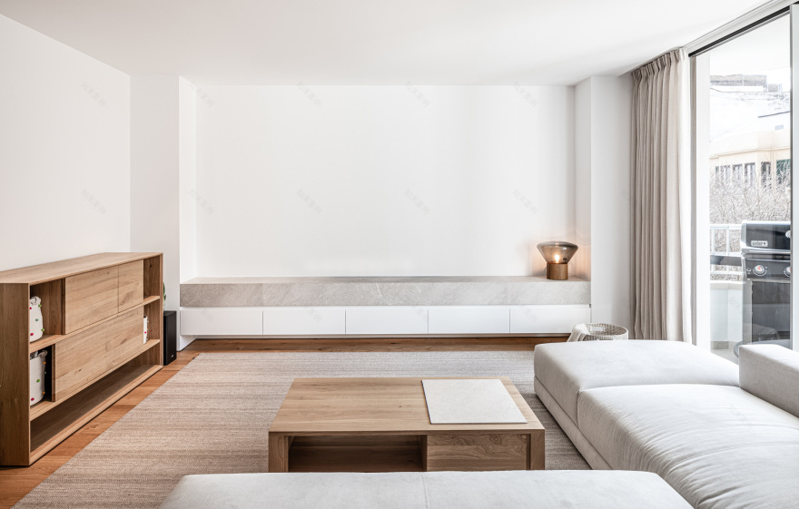 马洛卡岛帕尔马 Blanquerna 街的现代公寓改造-3