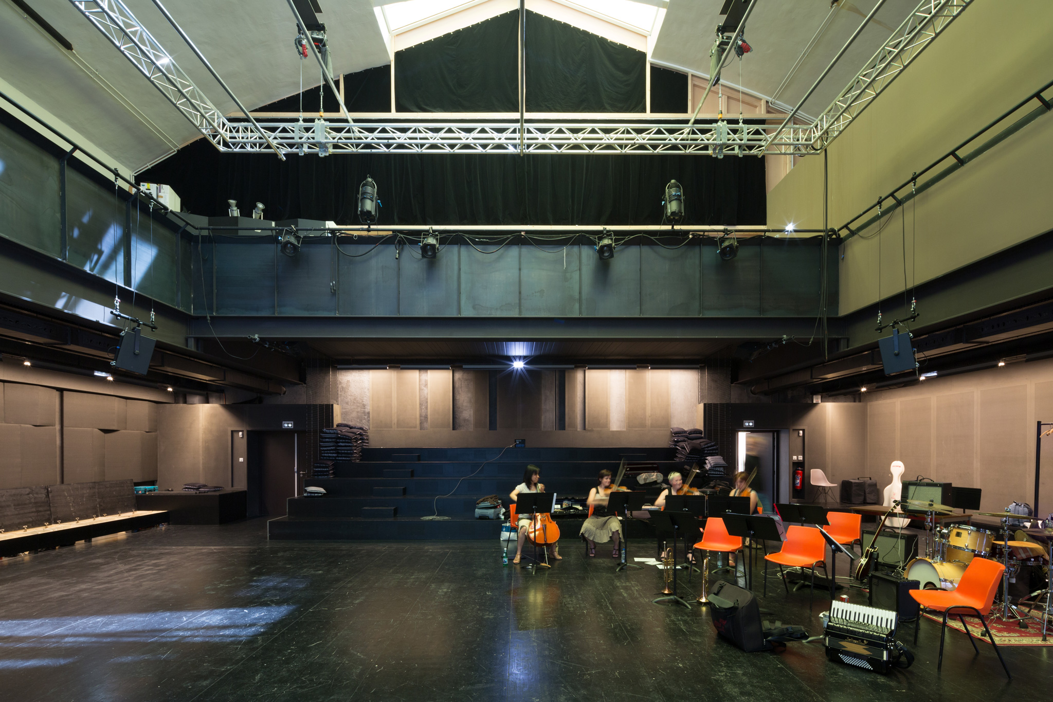 绿色工业风 Freyssinet 建筑的现代文化新生丨法国-10