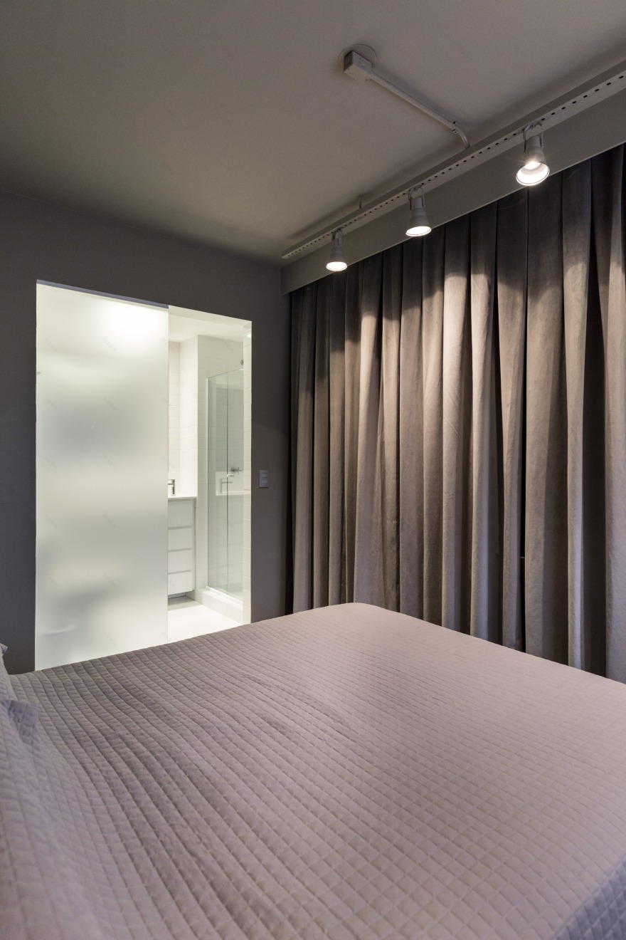 黑白灰的简约之家 | 巴西公寓设计案例-24