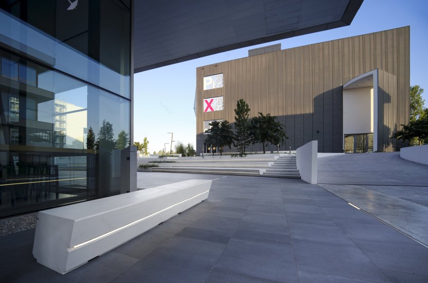 自然元素融合的创新工作空间-8