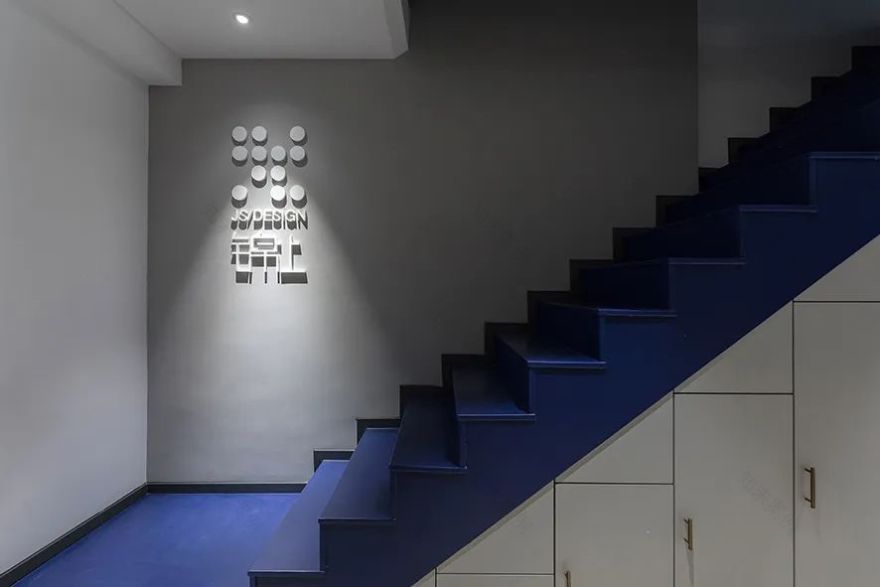 成都靳泰果设计工作室 | 蓝海紫焰的创意空间-3