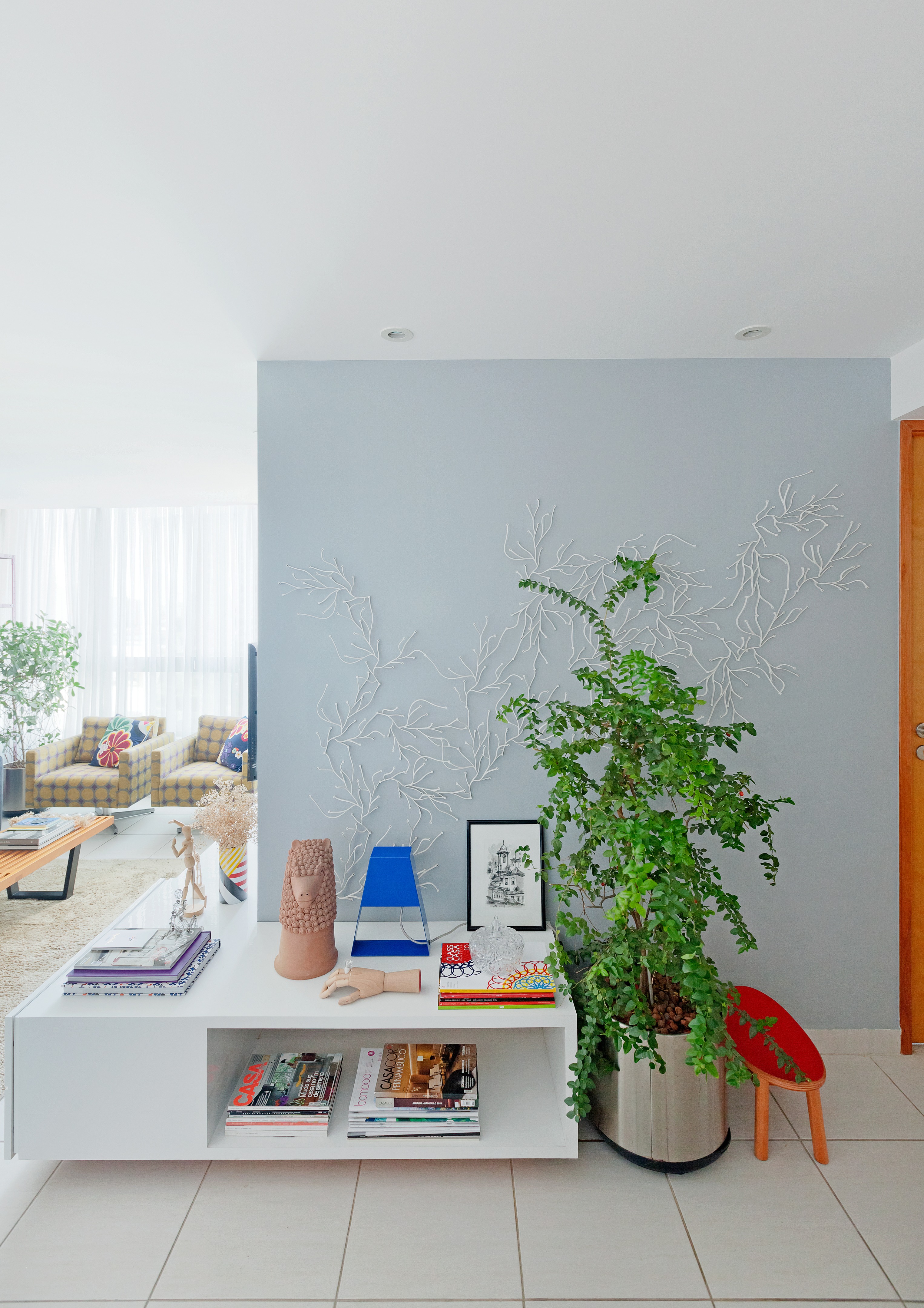 色彩轻盈的阳光家庭公寓-1