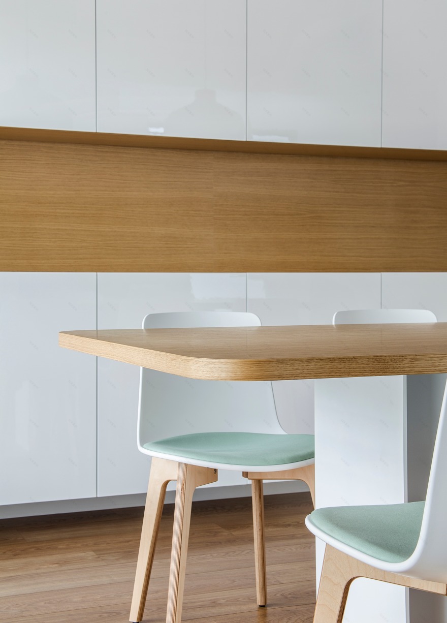 远避地中海色彩,北欧风别墅住宅-11