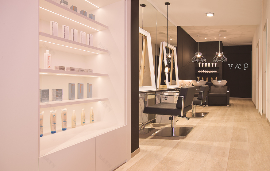 巴塞罗那理发店翻新,简约风格提升功能性-3