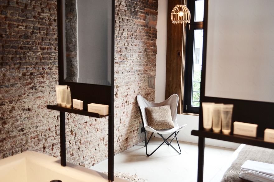 比利时安特卫普十五世纪老屋翻新成豪华度假屋-10