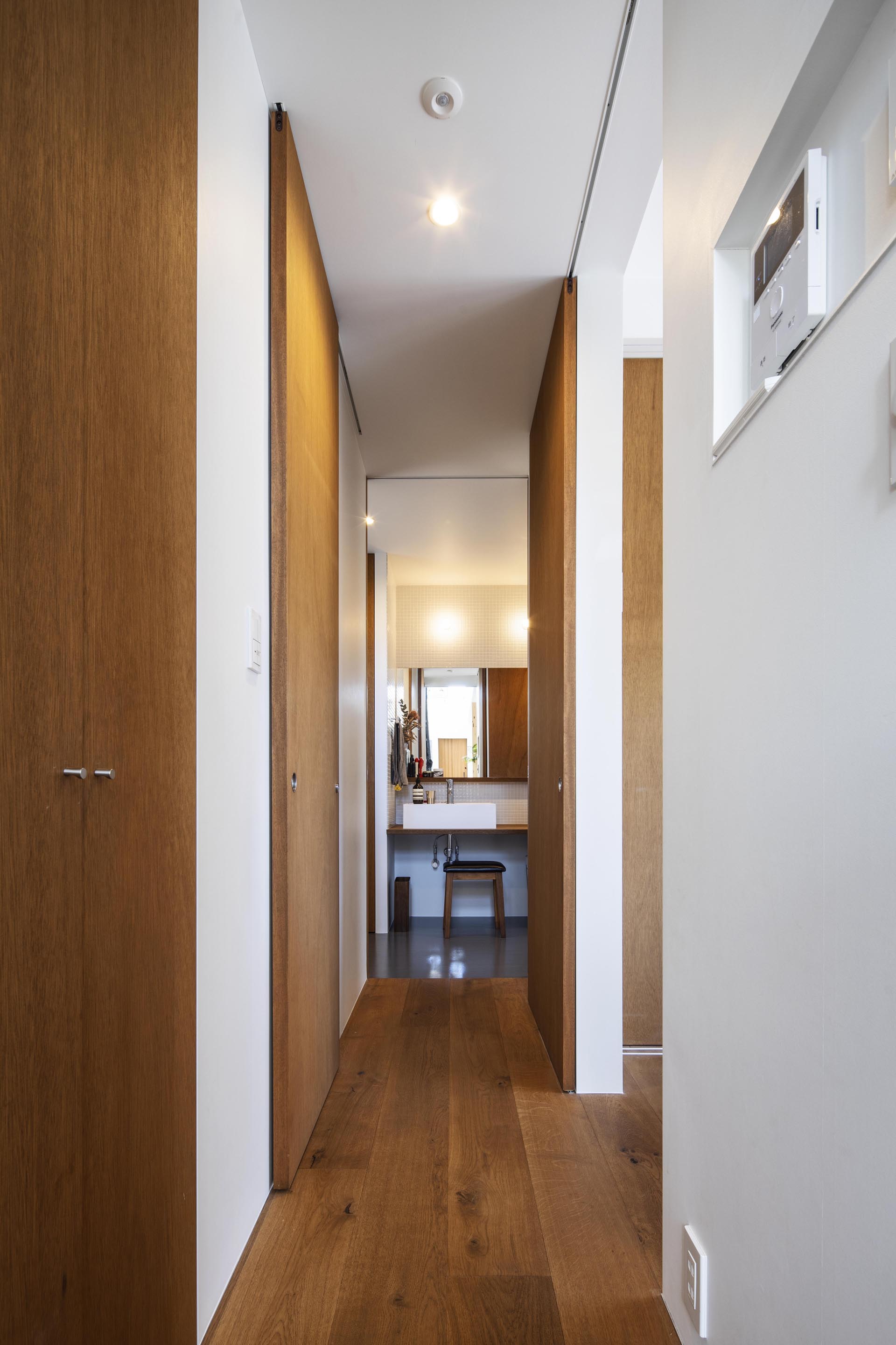 封闭外壳内的宽敞空间 别墅建筑 HouseI丨日本神奈川丨N.A.O. Naoki Kato-27