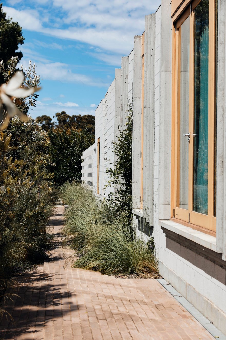 混凝土金字塔下的海滩别墅设计-106