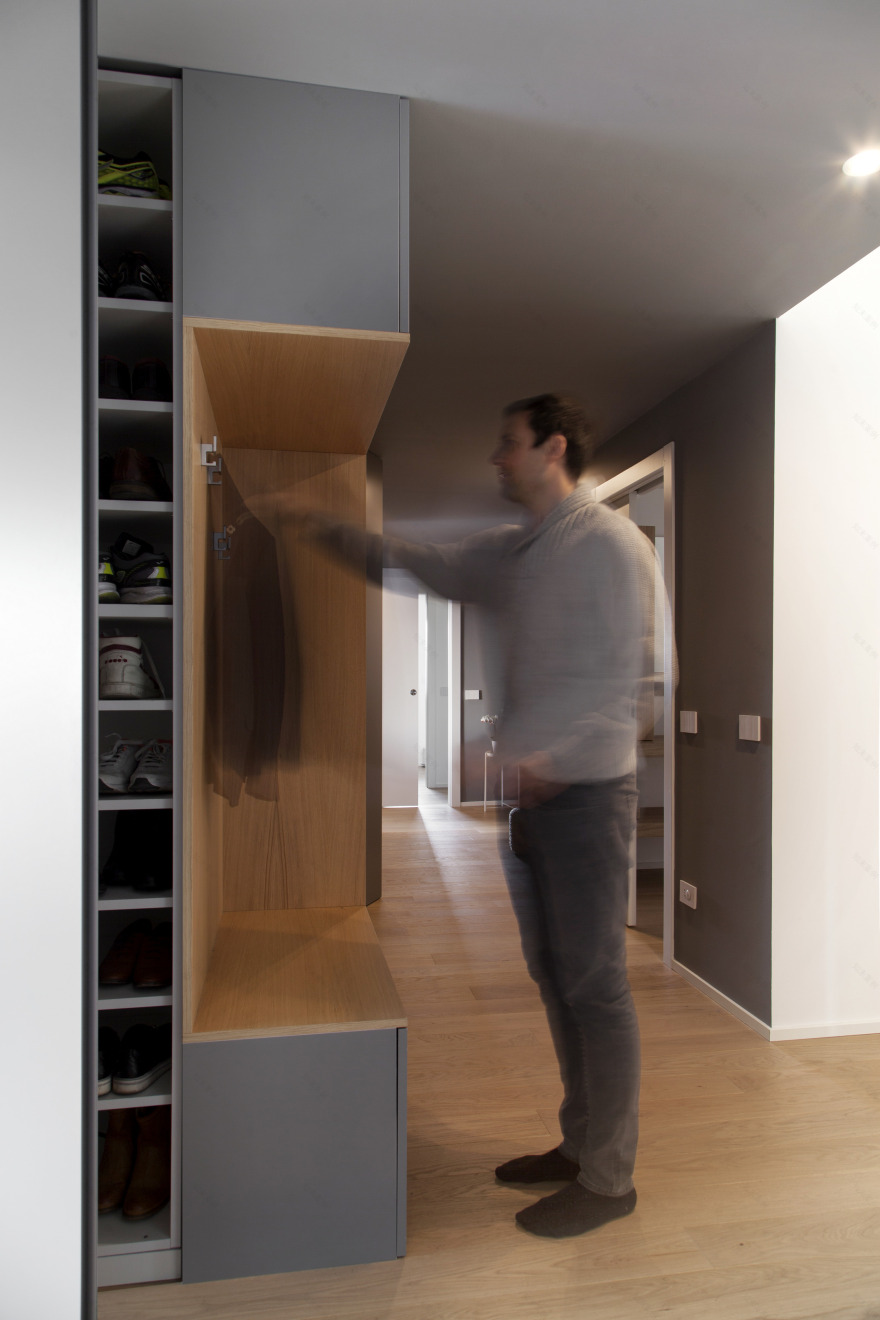 湖景宽幅公寓丨意大利莱科-31