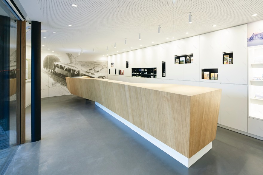 融合传统与创新的开放式广场设计-21