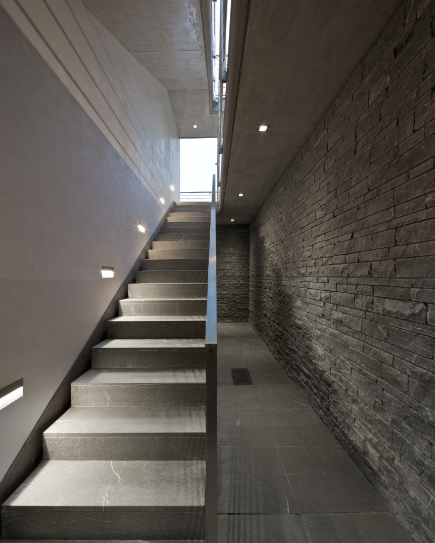 意式湖畔别墅,诠释自然与现代共生设计-16