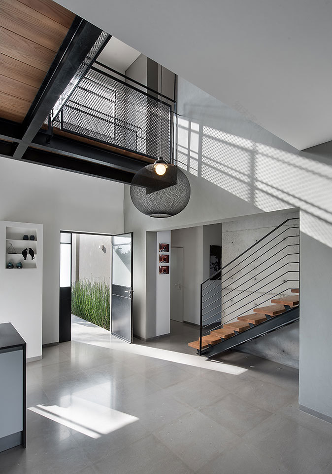 特拉维夫双家庭别墅 | 铝制框架与自然光的巧妙融合-3