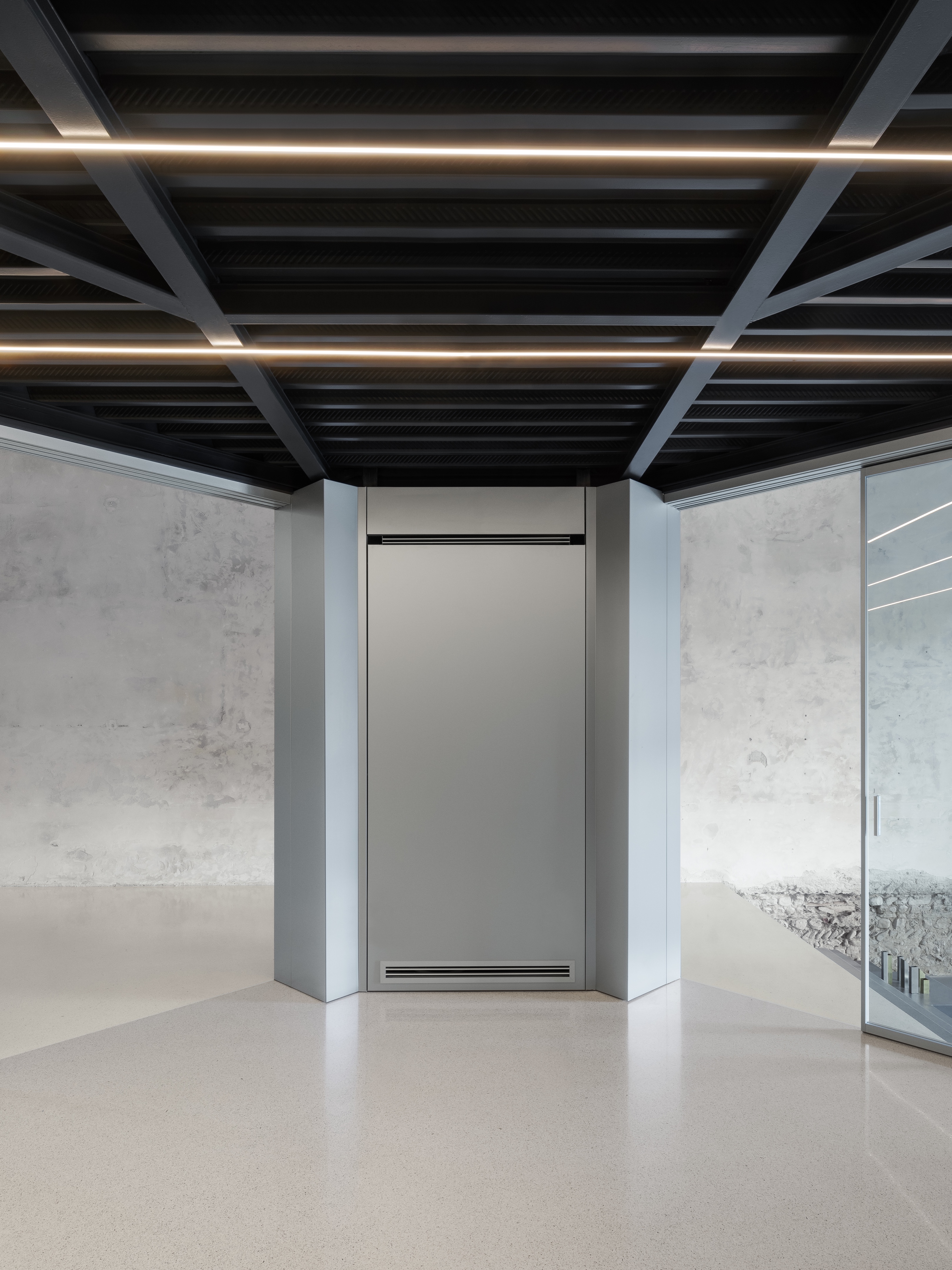 佛罗伦萨古 chapel 变身高定厨房展示空间-4