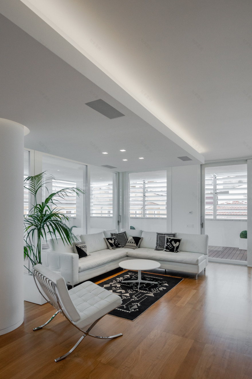 现代顶层公寓,打造无缝室内外空间-2