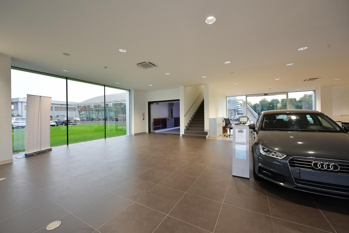 意大利奥迪经销商的完美停车解决方案-4