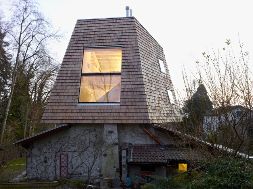 瑞士森林别墅和谐融入自然-15