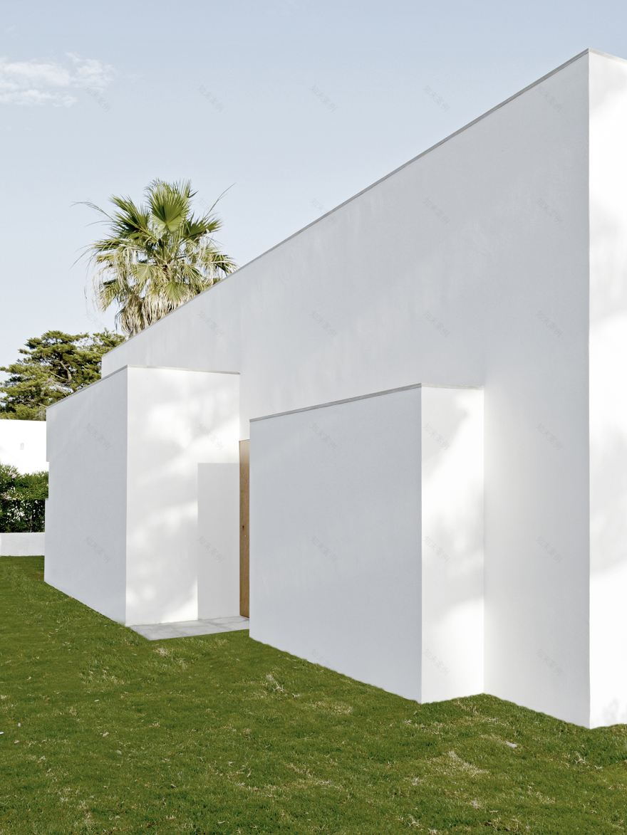 意式简约别墅设计,白色之城尽收眼底-5