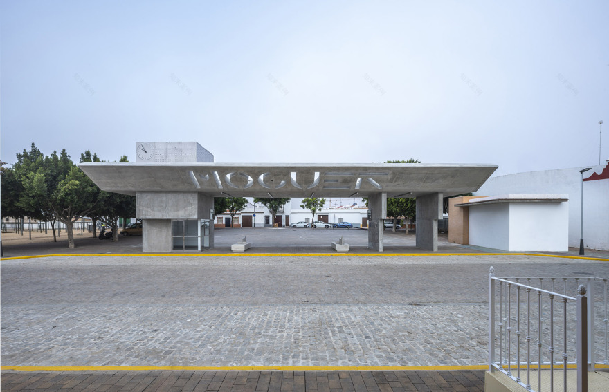 Moguer Gate 公交站台 | 功能多样,舒适便捷-3