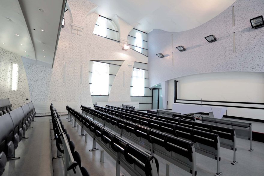 法国里昂"莱克莱尔"剧场·历史建筑内的现代改造-2